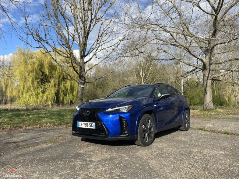 essai test conso Lexus UX 300h SUV hybride HEV