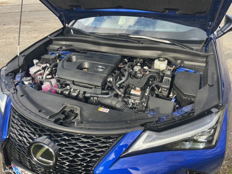 essai test conso Lexus UX 300h SUV hybride HEV