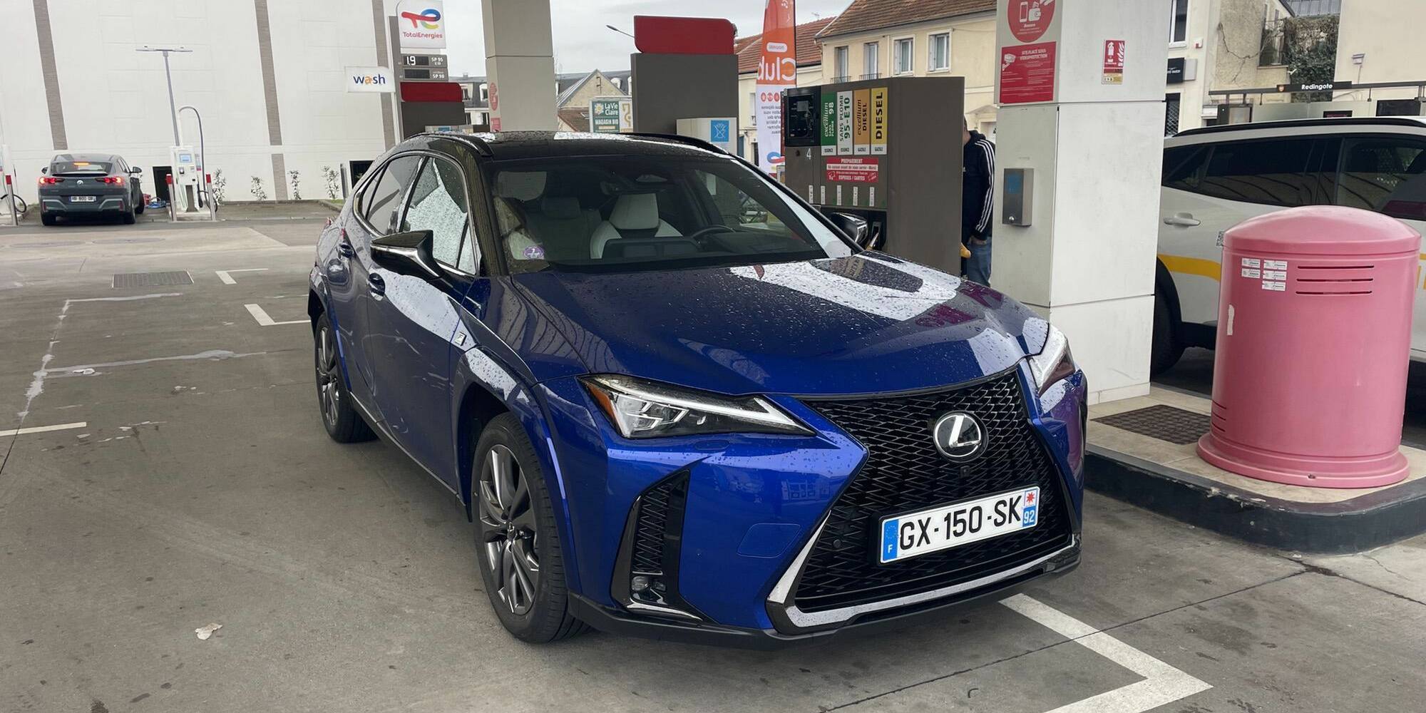essai test consommation Lexus UX 300h