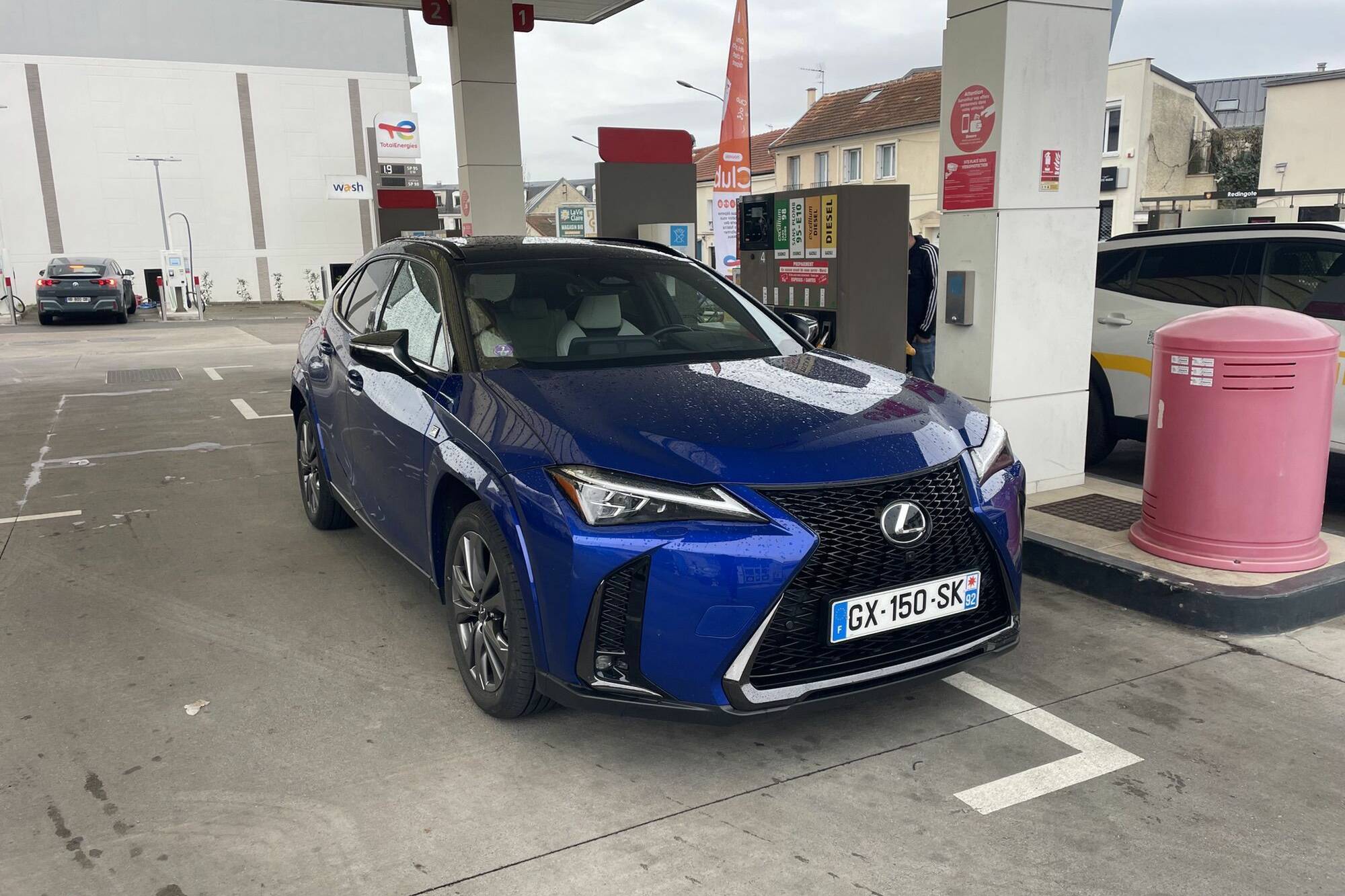 essai test consommation Lexus UX 300h