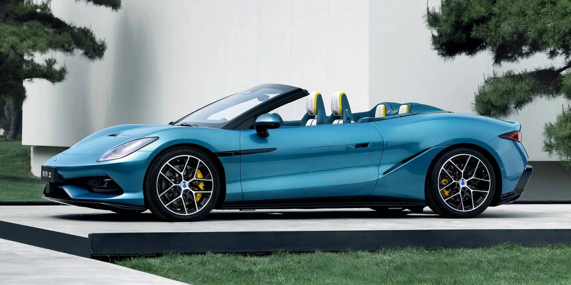 Denza Z cabriolet électrique
