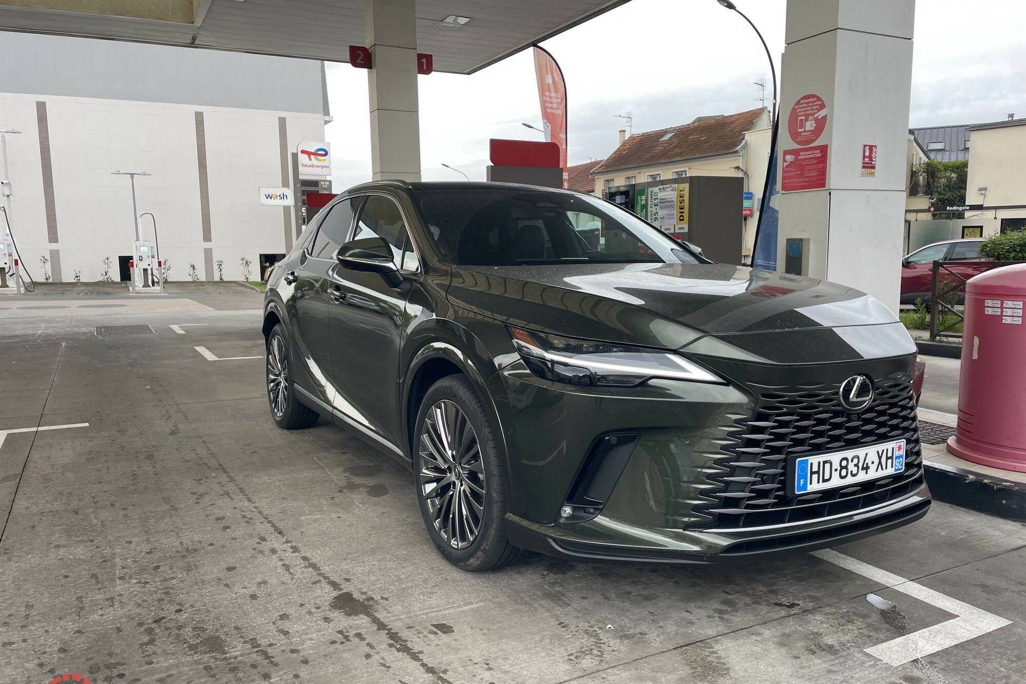 essai test consommation SUV Lexus RX 450h+