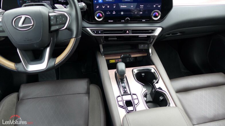 essai test consommation SUV Lexus RX 450h+