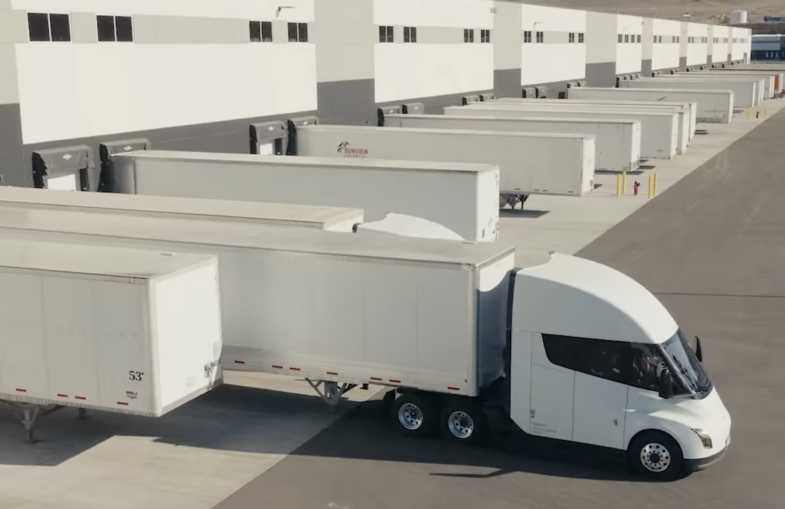 Tesla Semi camion électrique poids lourd électrique