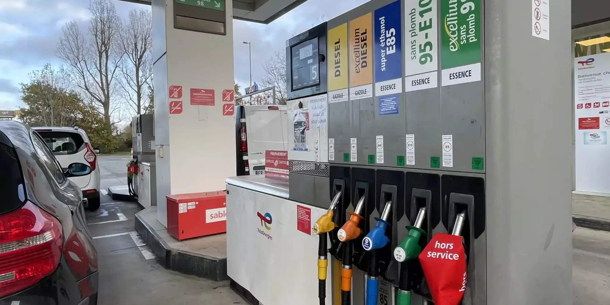 TotalEnergies pénurie carburant stations-service