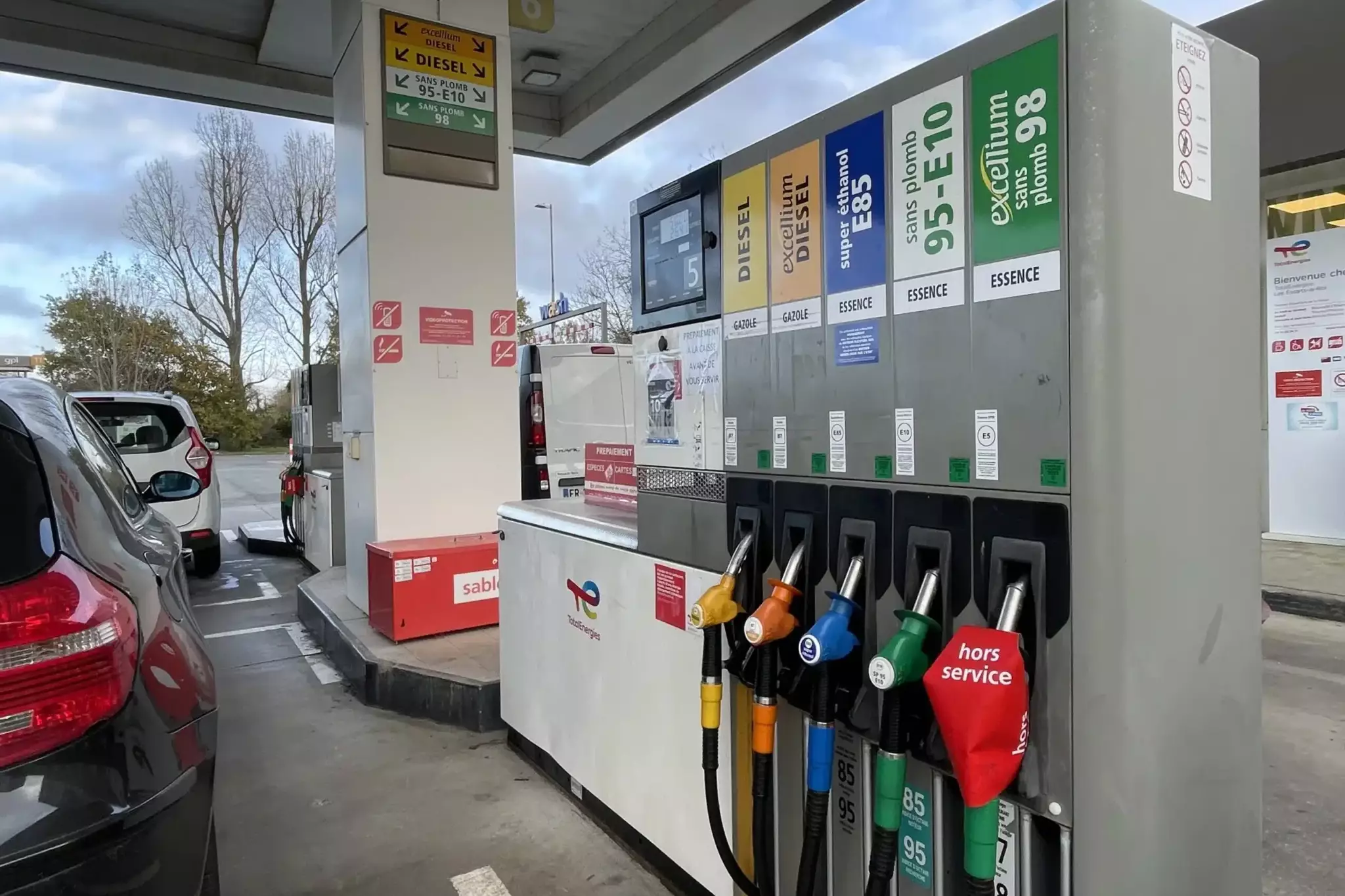 TotalEnergies pénurie carburant stations-service