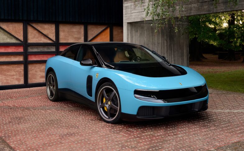 Ferrari Luce électrique