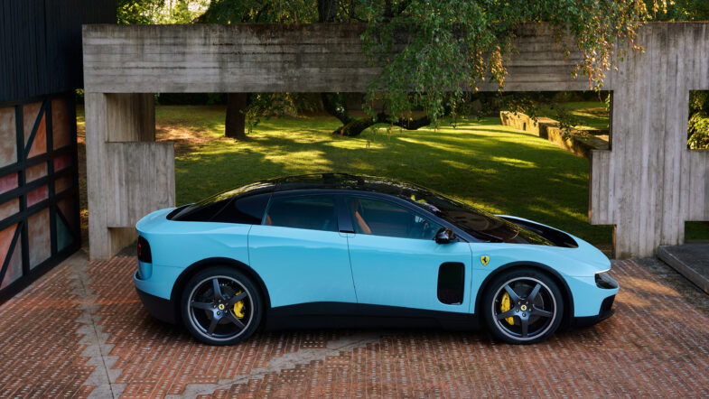 Ferrari Luce électrique