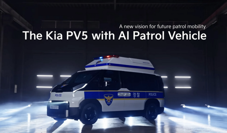 Kia PV5 véhicule de police électrique IA drone