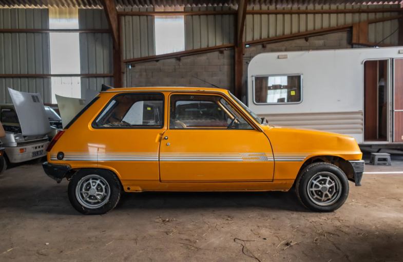 vente aux enchères Osenat sortie de grange 50 Renault 5