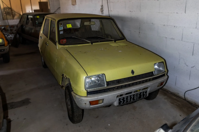 vente aux enchères Osenat sortie de grange 50 Renault 5