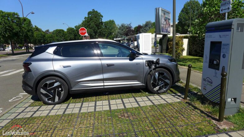 essai consommation Mitsubishi Eclipse Cross Renault Scénic électrique