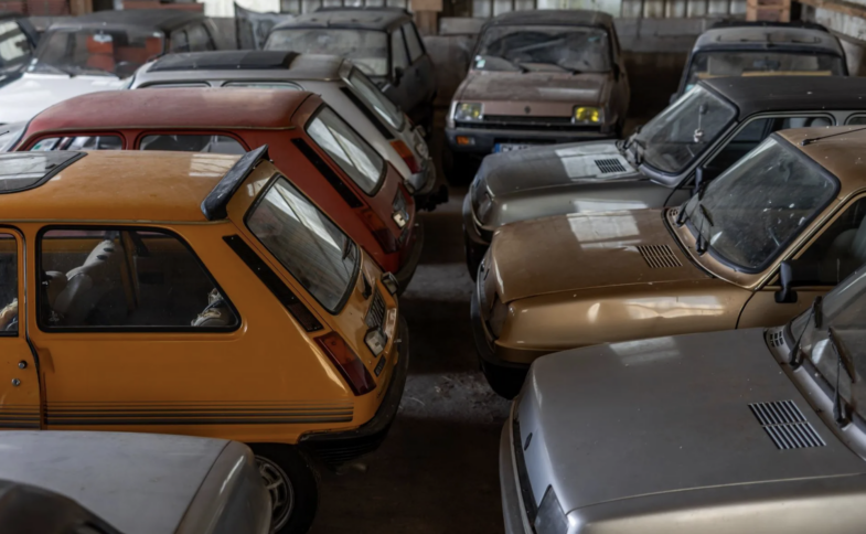 vente aux enchères sortie de grange Osenat Renault 5