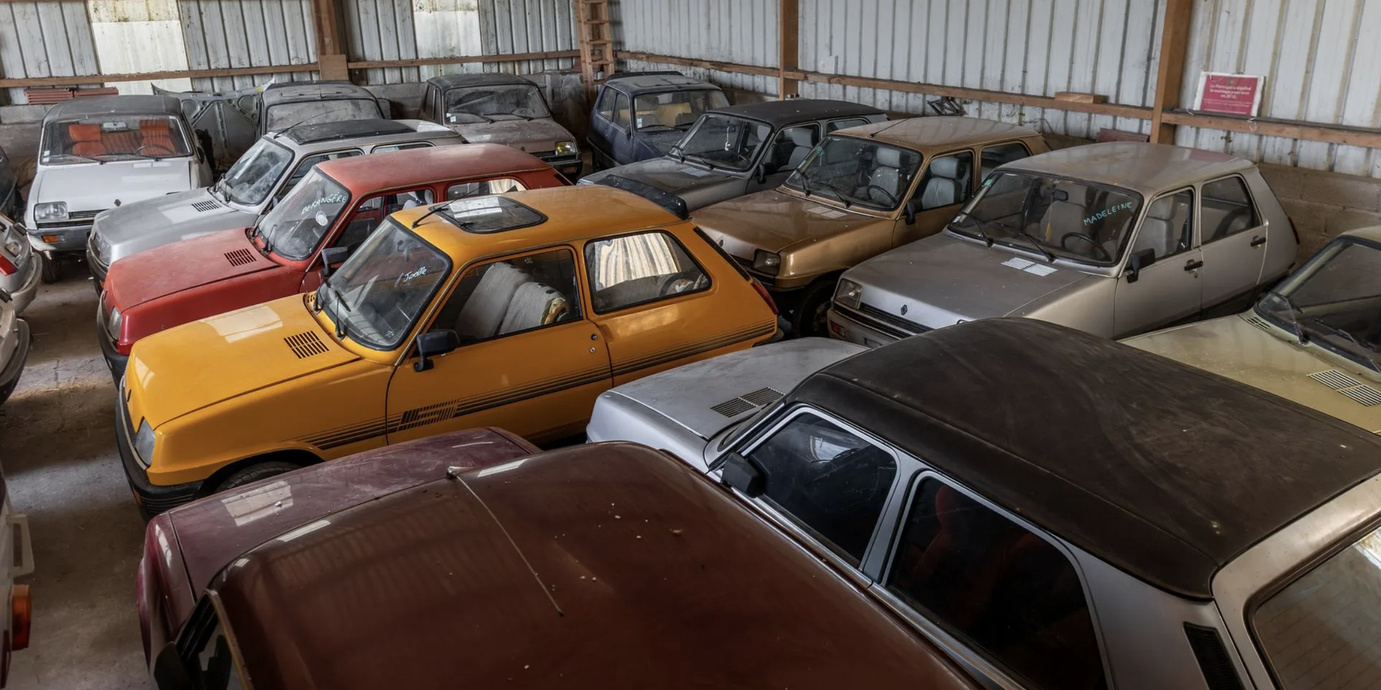 vente aux enchères sortie de grange Osenat Renault 5 vente 50 Renault 5 Osenat