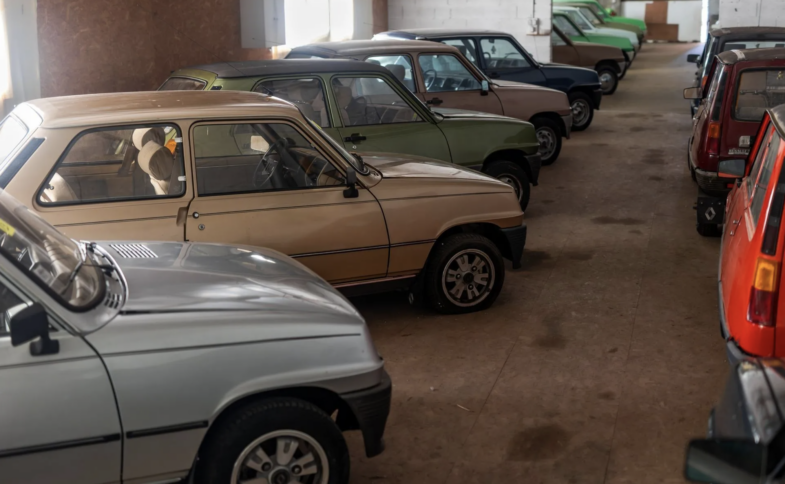 vente aux enchères sortie de grange Osenat Renault 5