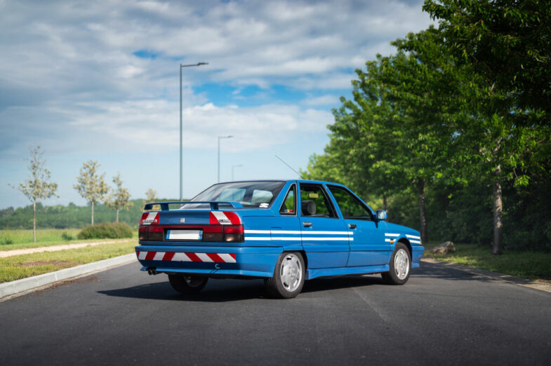 Renault 21 2.0 Turbo Gendarmerie nationale Sport & Collection