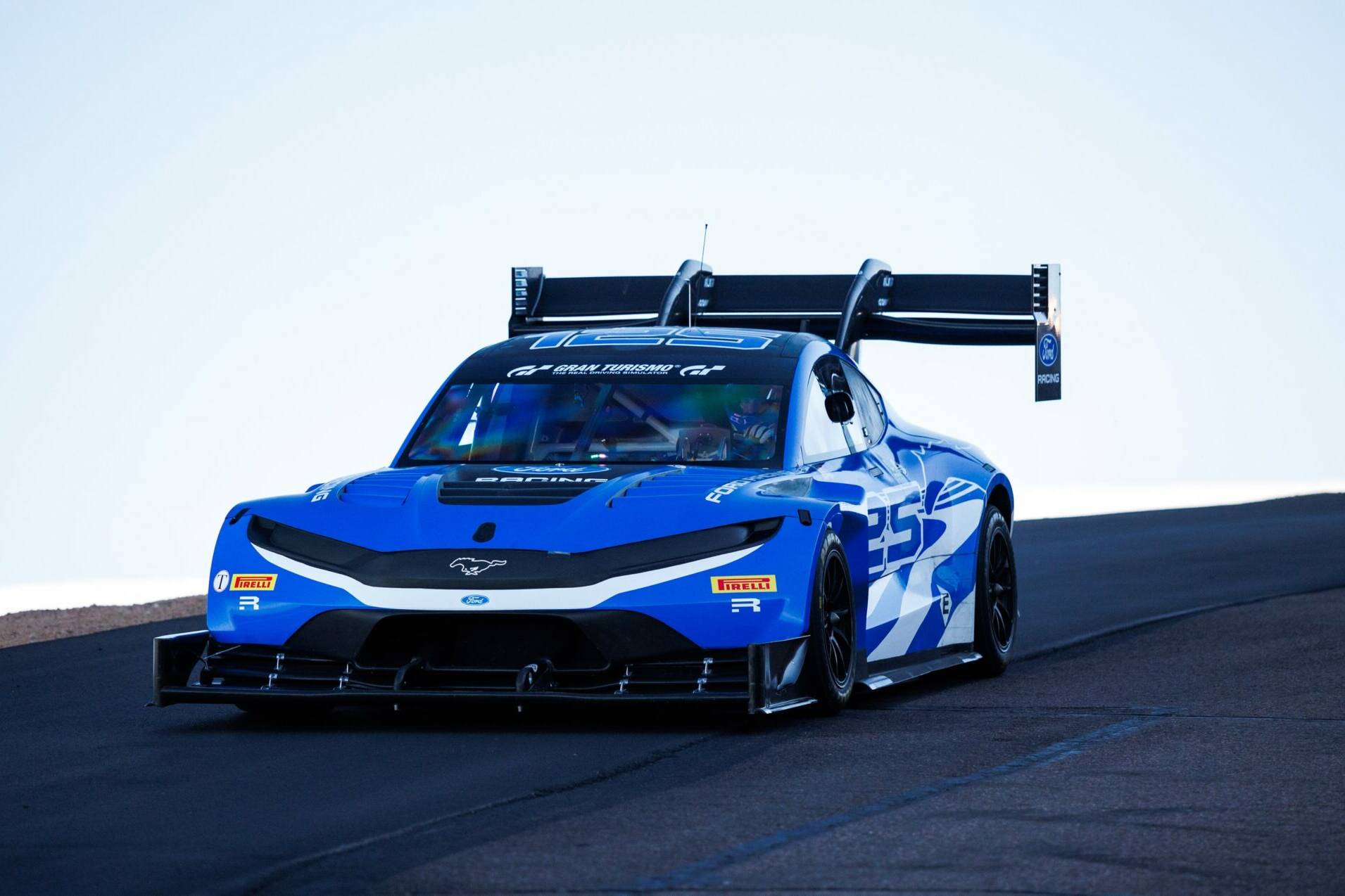 Ford Super Mustang Mach‑E Pikes Peak Romain Dumas