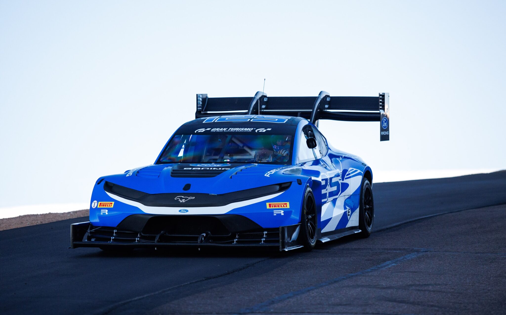 Ford Super Mustang Mach‑E Pikes Peak Romain Dumas