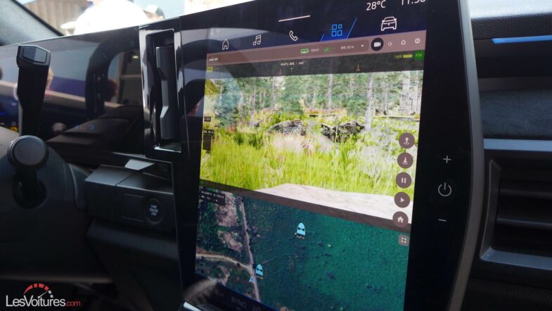 véhicule militaire Renault 4 Troop Eurosatory 2026 Thales drone