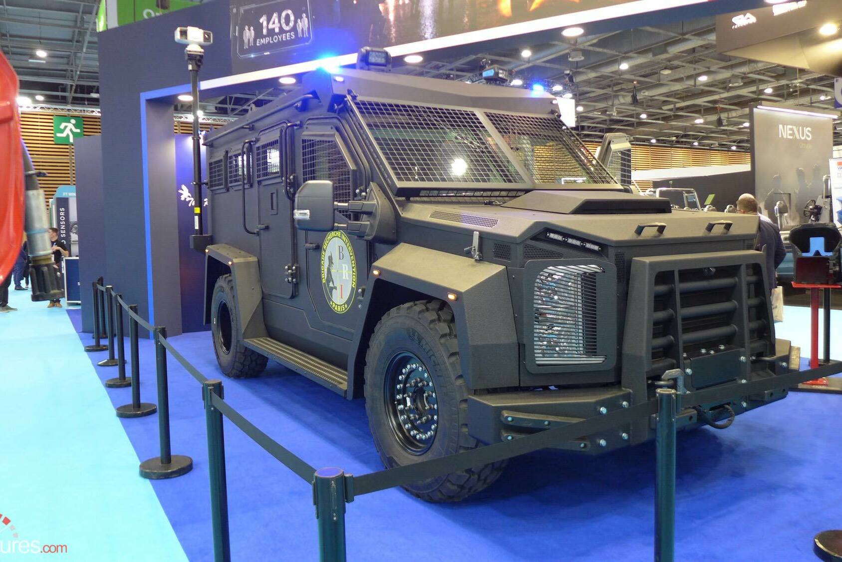 The Raven Centingon France RAID GIGN BRI véhicule militaire blindé Eurosatory