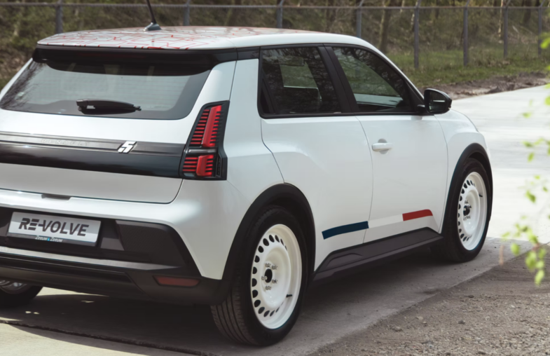 Renault 5 E-Tech électrique kit rallye re-volve