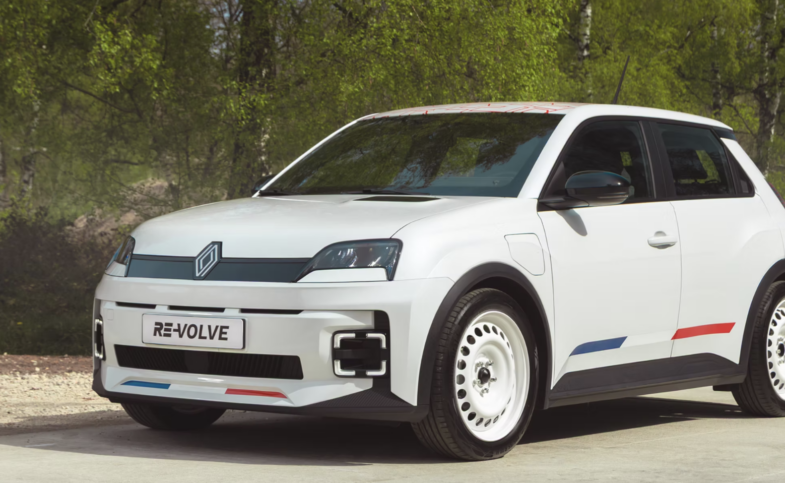 Renault 5 E-Tech électrique kit rallye re-volve