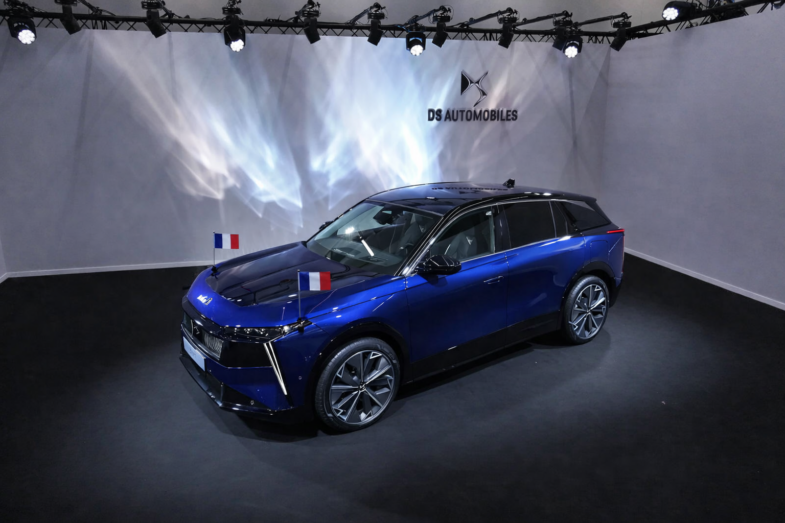 voiture Emmanuel Macron DS Automobiles DS N°7 défilé du 14 juillet