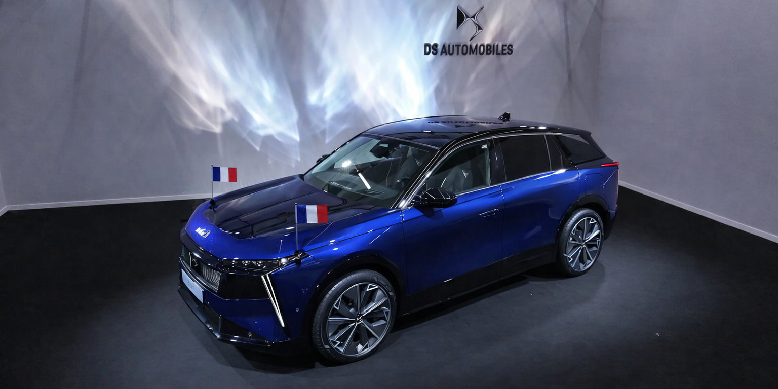 voiture Emmanuel Macron DS Automobiles DS N°7 défilé du 14 juillet