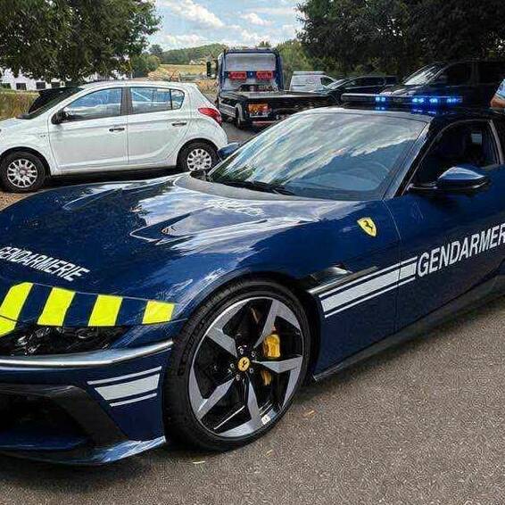 Ferrari 12CiIlindri Gendarmerie