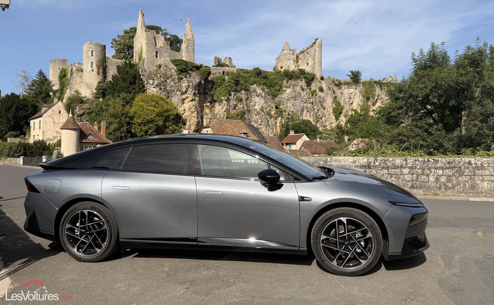 voiture berline électrique XPeng P7+