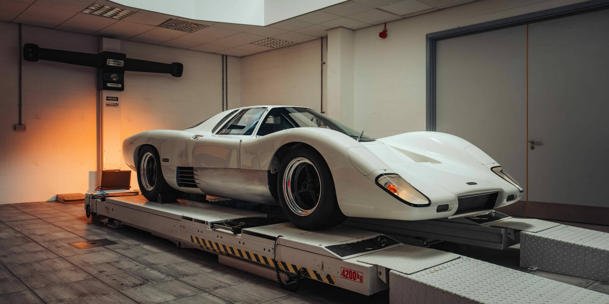 McLaren M6GT
