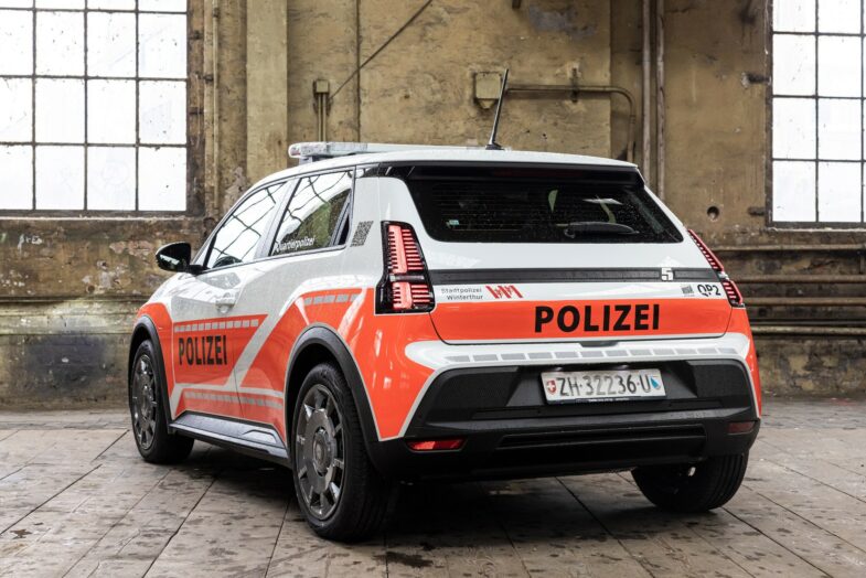 Renault 5 E-Tech électrique voiture de police