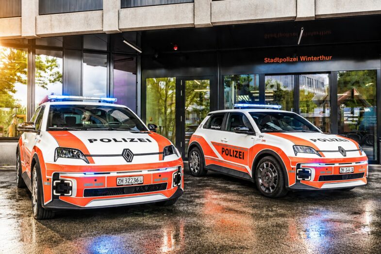 Renault 5 E-Tech électrique voiture de police