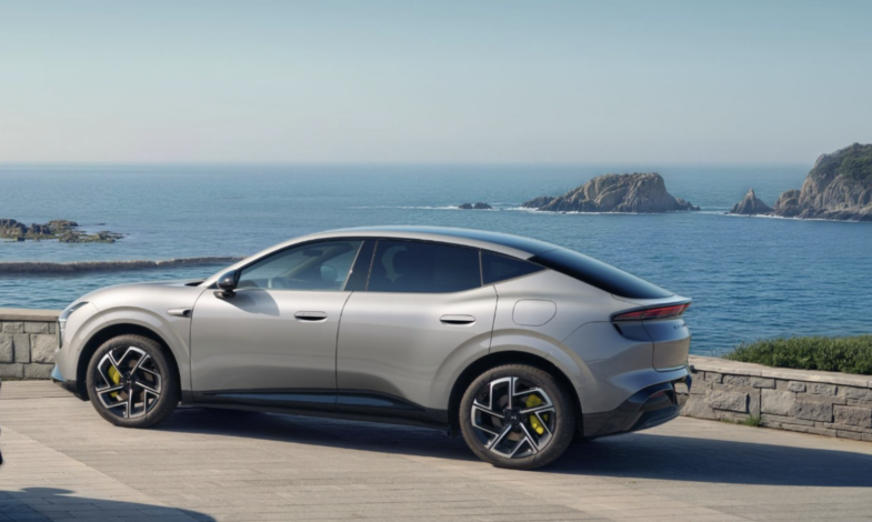 SUV électrique Xpeng L03