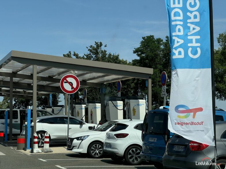 bornes de recharge autoroutes voitures électriques