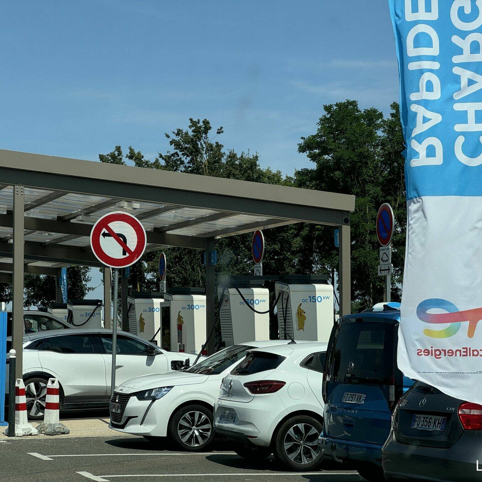 bornes de recharge autoroutes voitures électriques