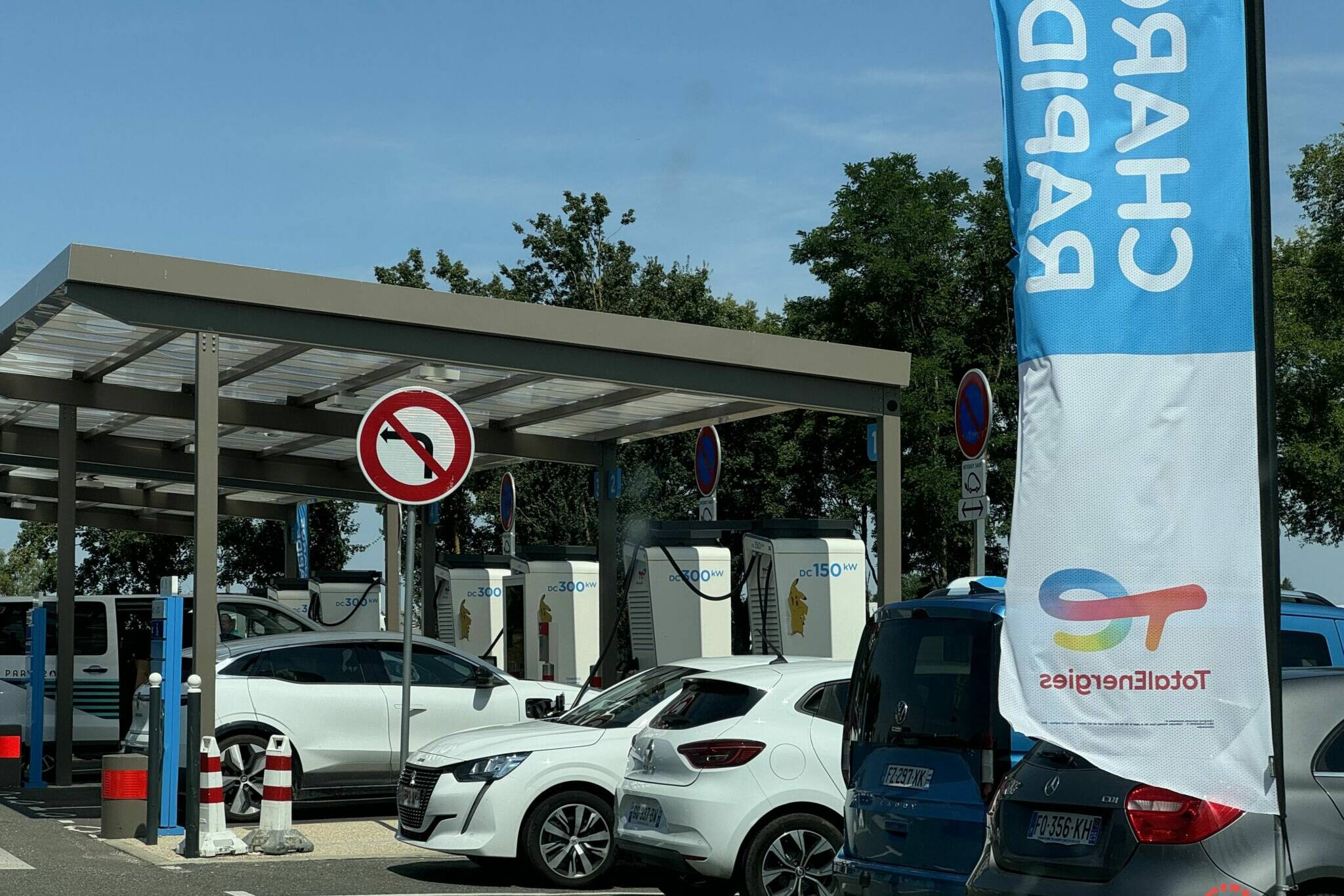 bornes de recharge autoroutes voitures électriques