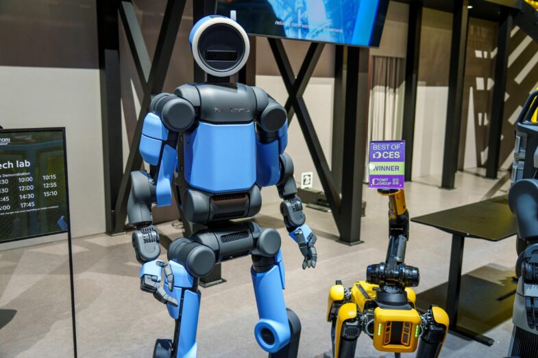 IA robots humanoïdes XPeng, BMW, Hyundai