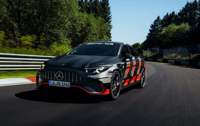 Mercedes-CLA 45 AMG lap record vidéo Nürburgring
