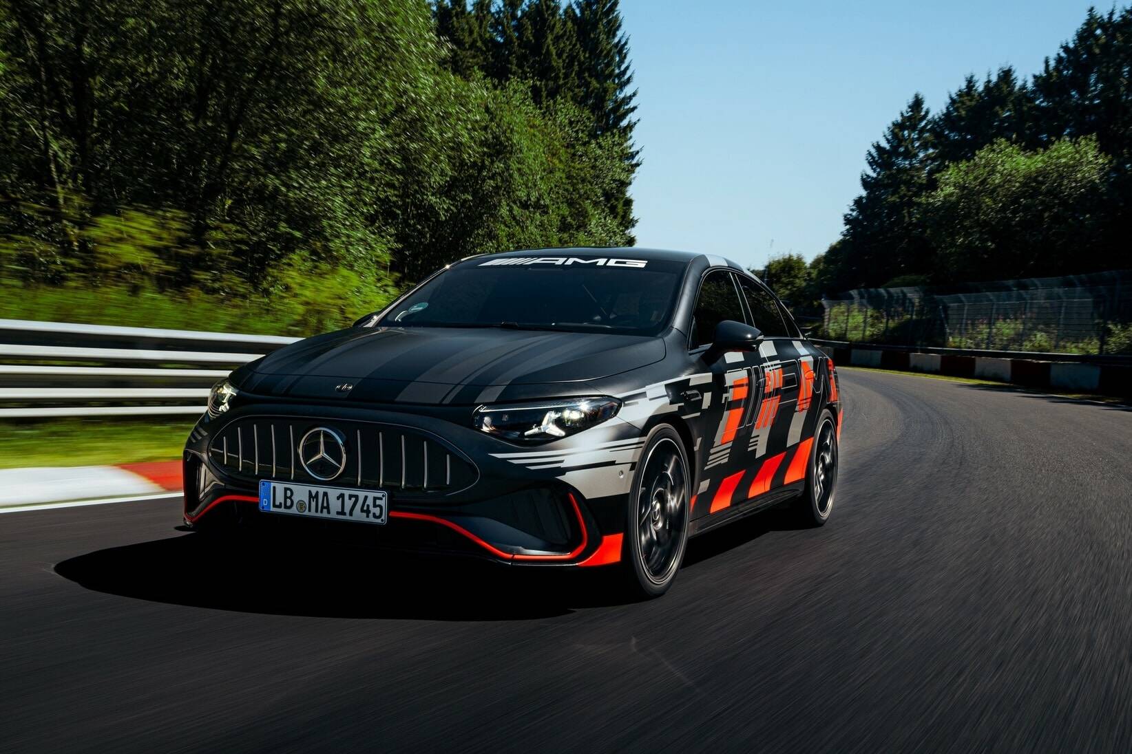 Mercedes-CLA 45 AMG lap record vidéo Nürburgring