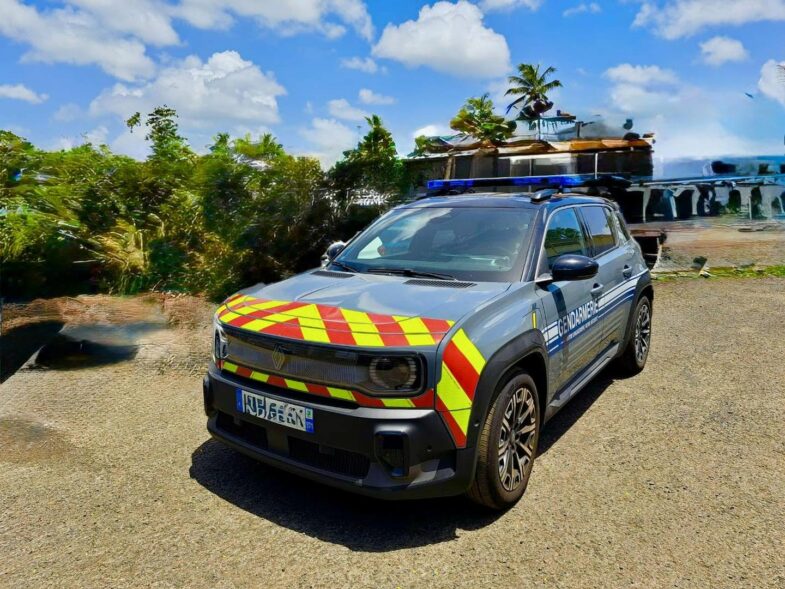 Renault 4 électrique Gendarmerie nationale Guadeloupe