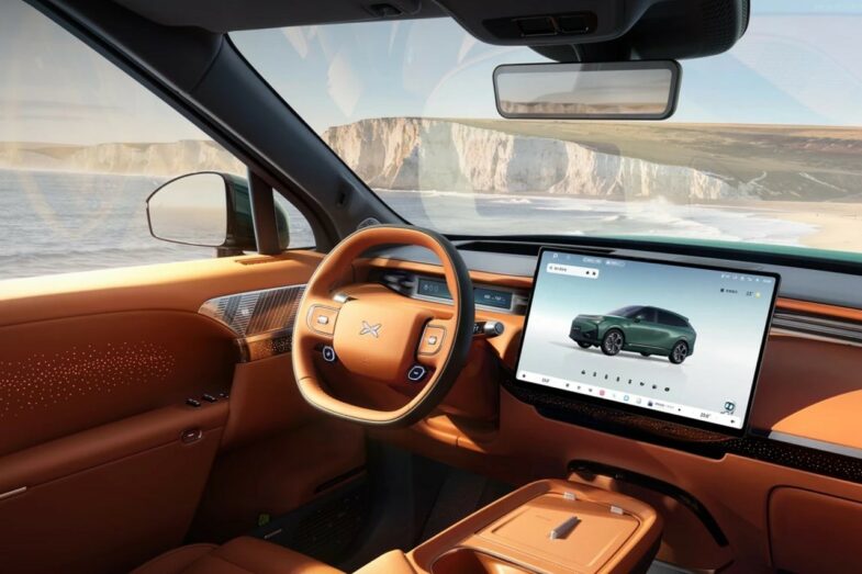 Mondial de l'Auto XPeng G9L