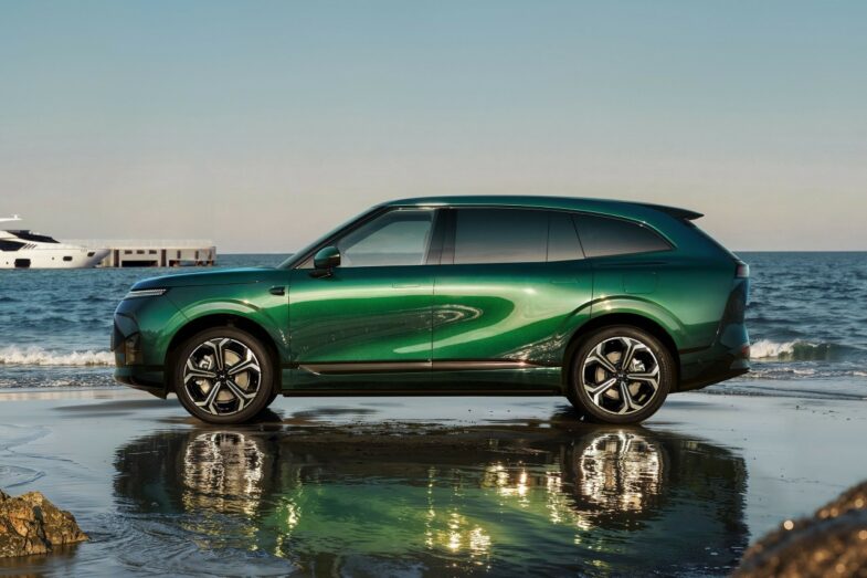 Mondial de l'Auto XPeng G9L