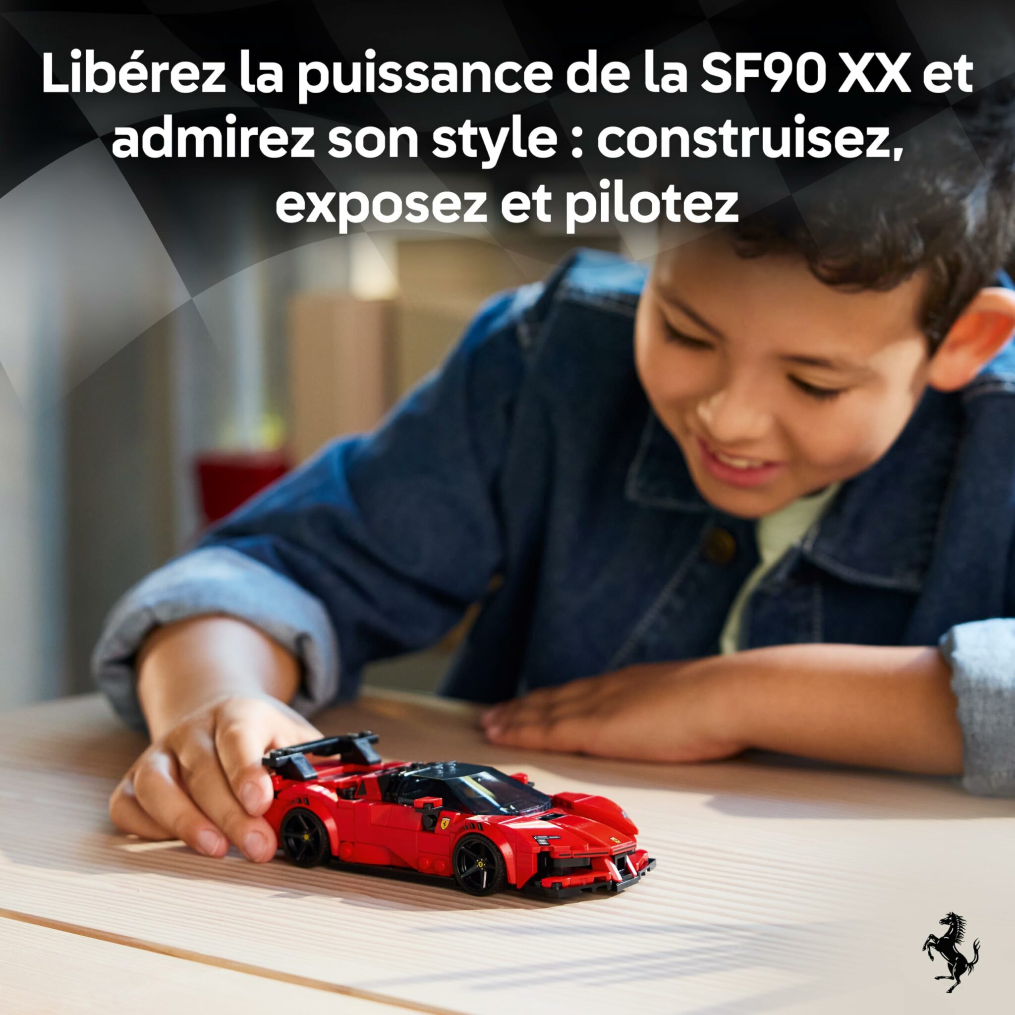 Maquette à construire LEGO Ferrari SF90 XX Stradale rouge exposée – vue 2