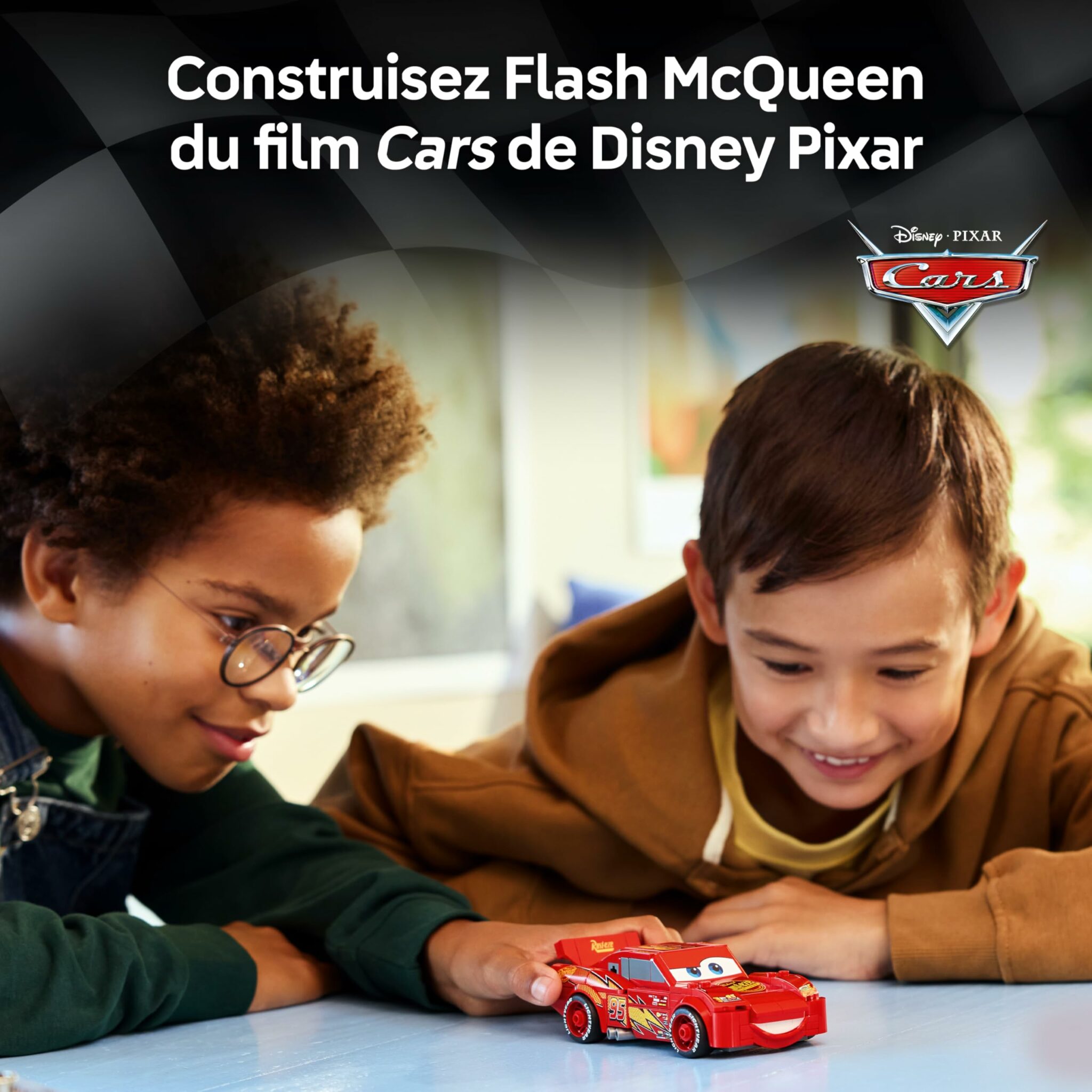 Maquette de la voiture LEGO Flash McQueen Disney Pixar Cars – vue 2