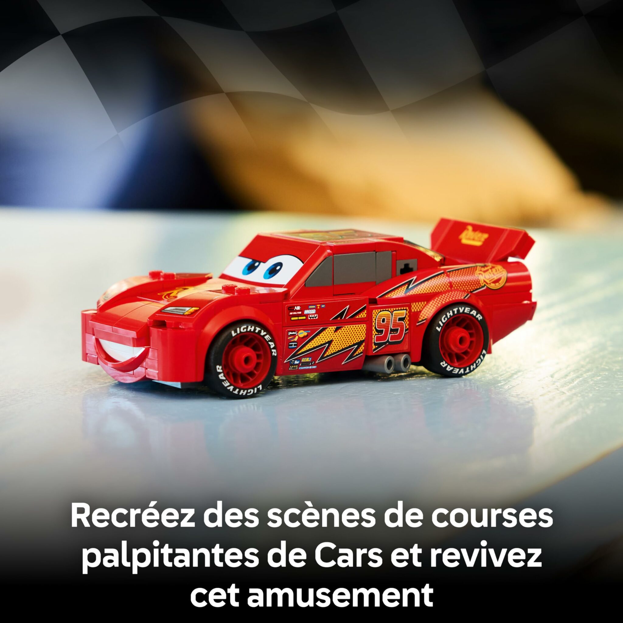 Maquette de la voiture LEGO Flash McQueen Disney Pixar Cars – vue 3
