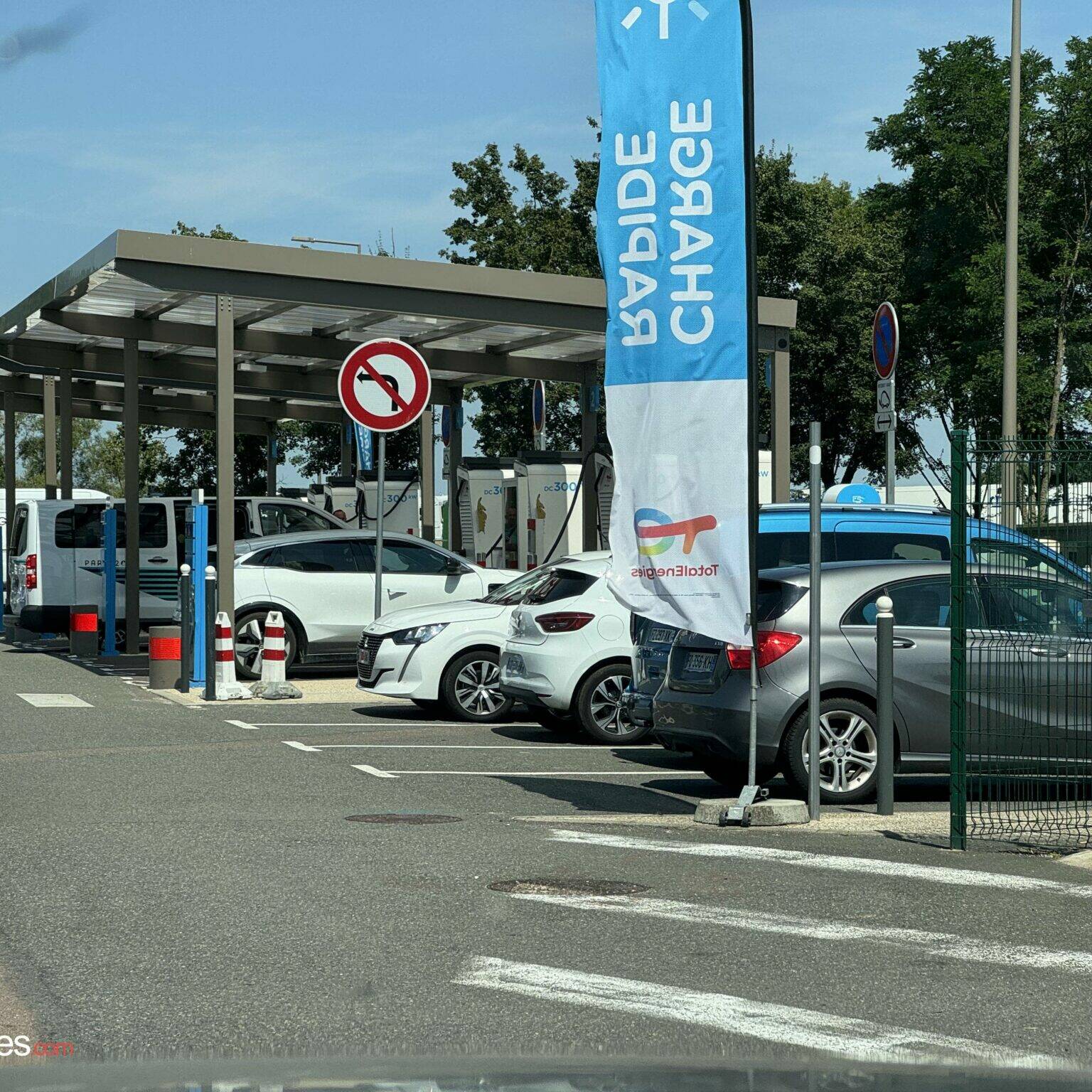 bornes de recharge voitures électriques A89