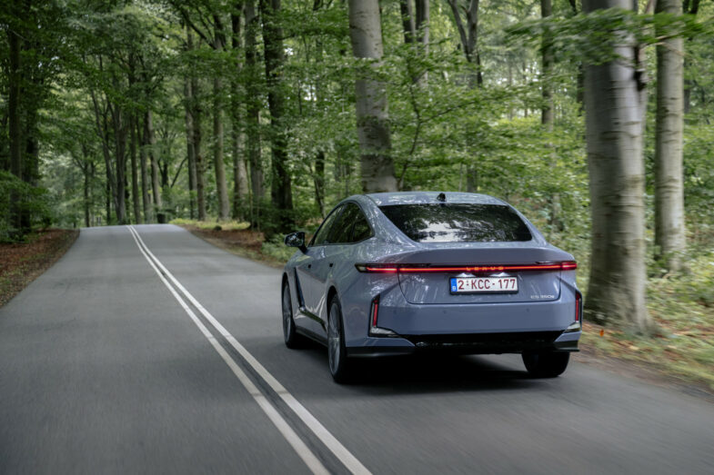 essai Lexus ES