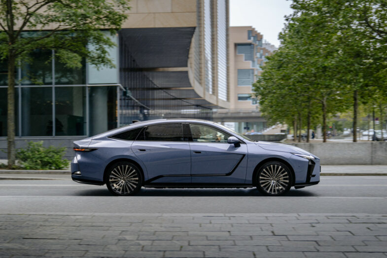 essai Lexus ES