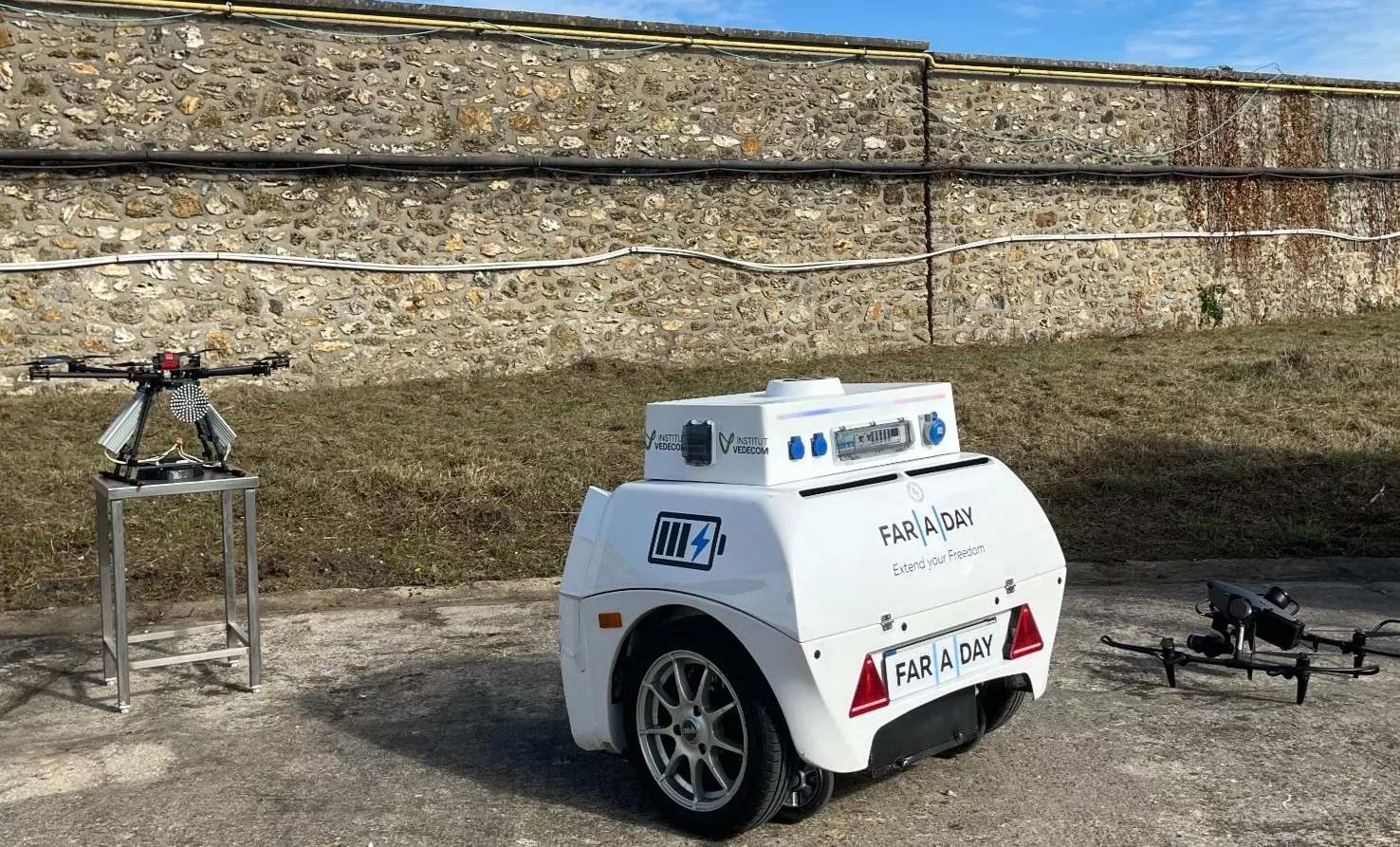 remorque batterie voitures électriques drones militaires